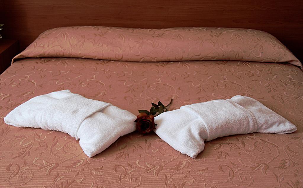 Hotel Cirene Rimini Cameră foto